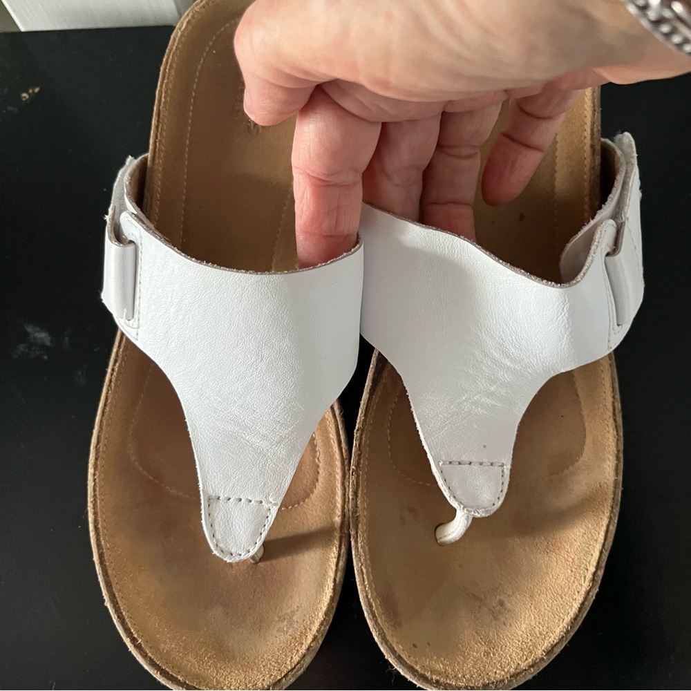 Clark’s Artisan White Leather Wedge  Sandal Sz 8.5 - Picture 5 of 9